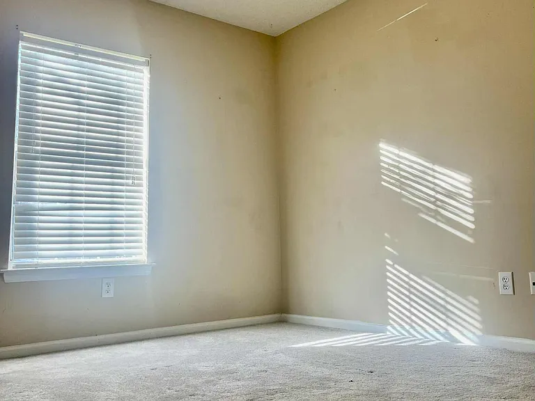 524 Beverly Dr — Photo 21