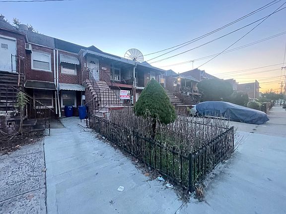 2nd image of 2050 E 53rd Pl