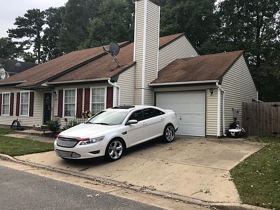 2nd image of 205 Old Bridge Ct