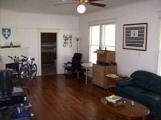 2nd image of 1325 James Ave