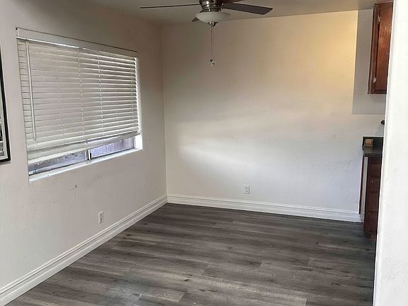 5th image of 583 Charlotte Dr