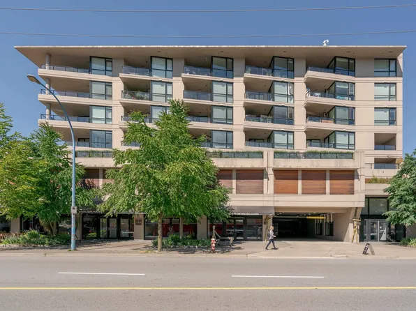 160 3rd St W #302, North Vancouver, BC V7M 0A9