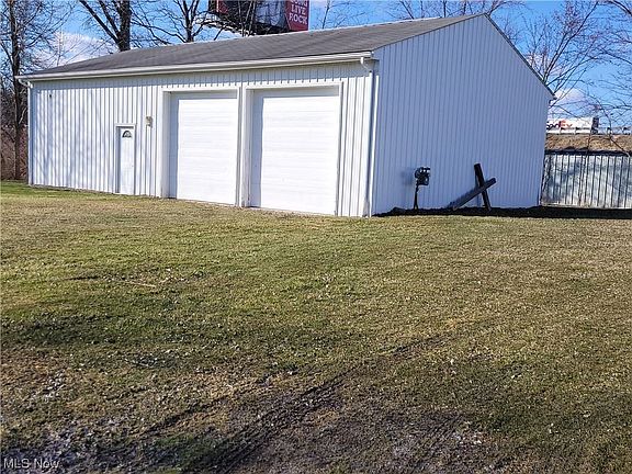 2nd image of 9445 1/2 Annette Dr