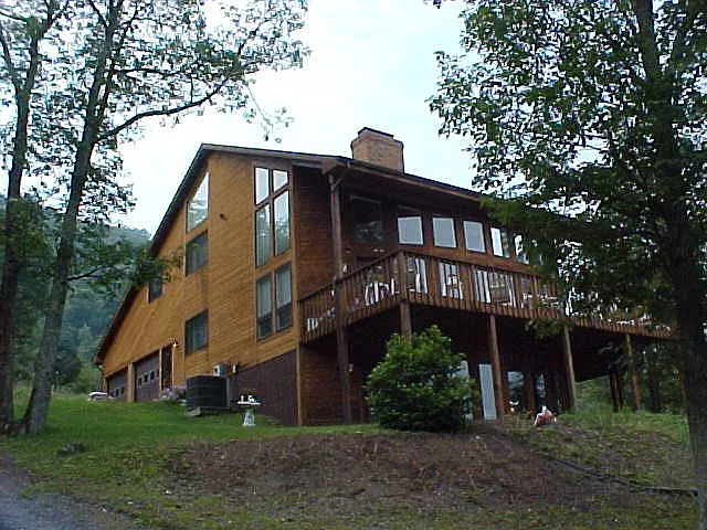 334 Tomahawk Ln photo 1
