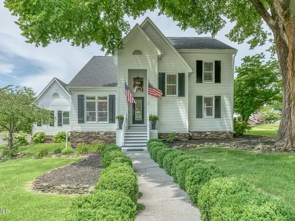 106 Woodbriar Dr, Johnson City, TN 37604