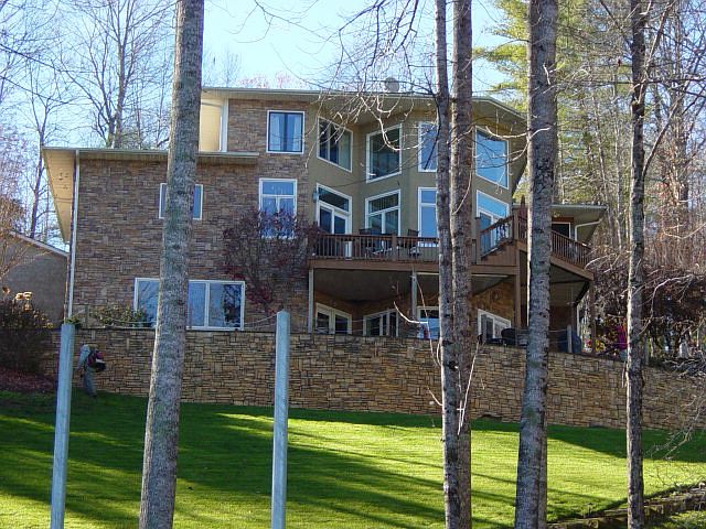 1st image of 245 Edminston Ln