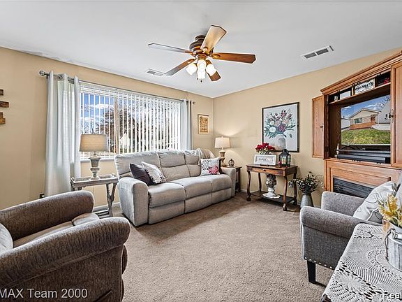 5th image of 4685 Universal St