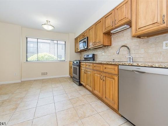 5th image of 38 Park St APT 16F