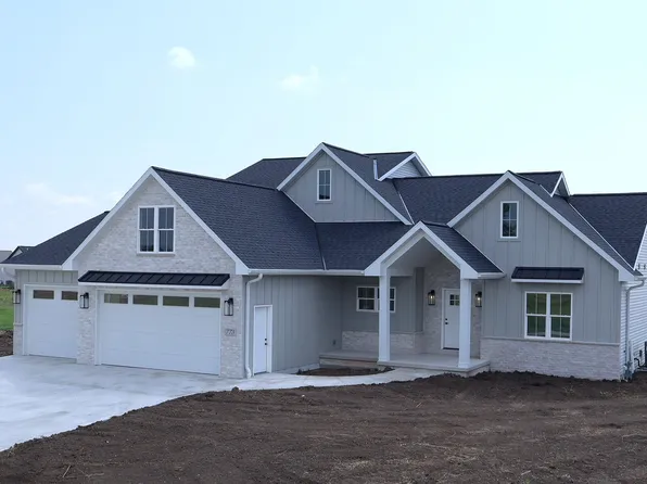 773 Royal Saint Pats Dr, Wrightstown, WI 54180