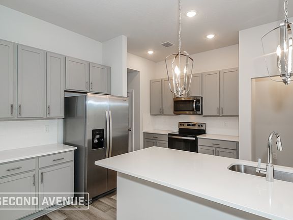 2nd image of 19 Reidel Ln