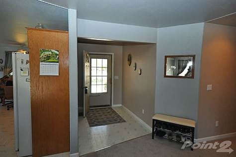 759 Harley Ct._Entry Foyer