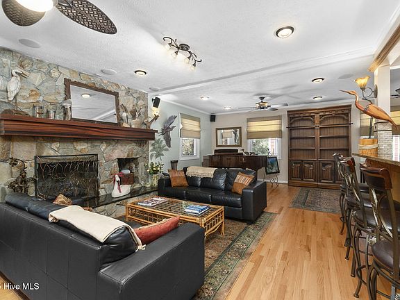 4th image of 4908 Midyette Avenue