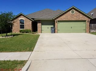 2215 SW Edinburough Dr, Lawton, OK 73505
