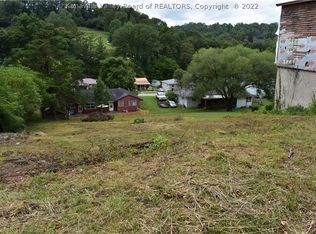 1819 Maple Dr, Charleston, WV 25320