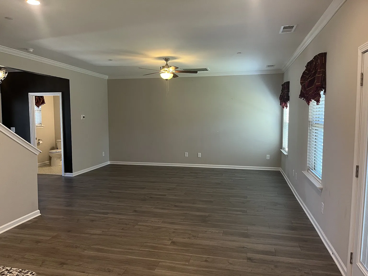 3 bed, 2.0 bath, 1726 sqft, $2,250 — Photo 4