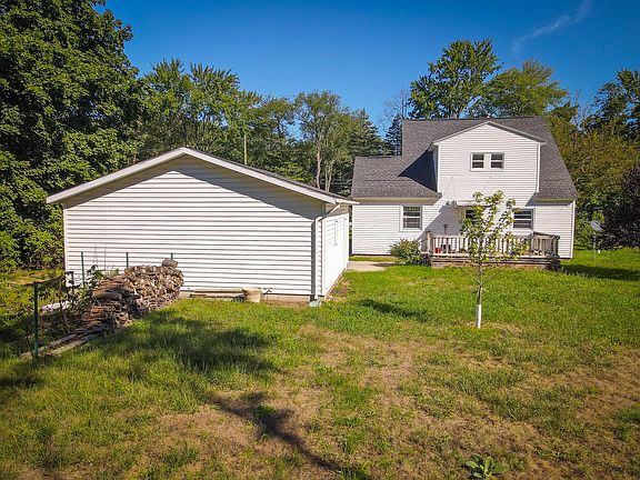 5th image of 1807 Shettler Rd
