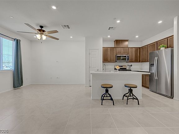 5th image of 909 Kyanite Ln