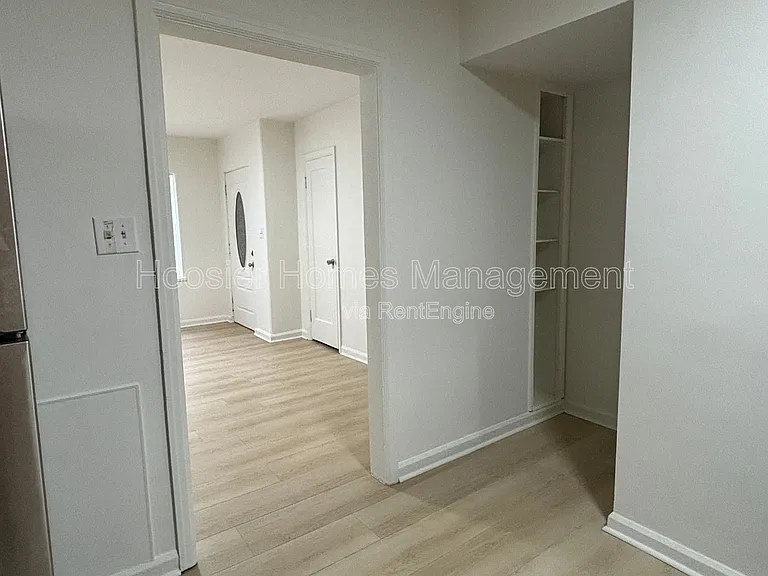 1509 N Chester Ave — Photo 7
