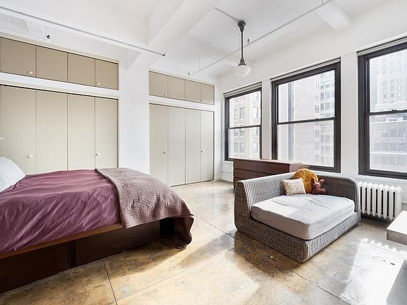 4th image of 315 W 36th St APT 14D