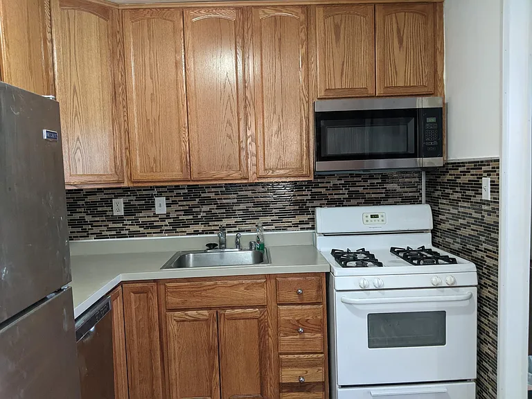 12010 Ashley Dr — Photo 19