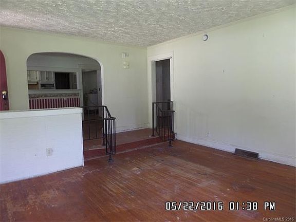2nd image of 1025 Seasons Dr