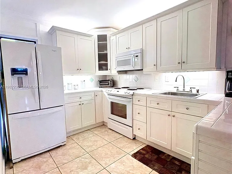 20500 W Country Club Dr #410 — Photo 3