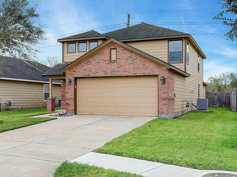 223 Sunset Colony Dr — Photo 1