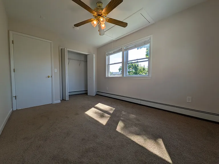 10 S Walnut St — Photo 16