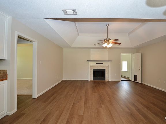 4th image of 5765 Emily Ln
