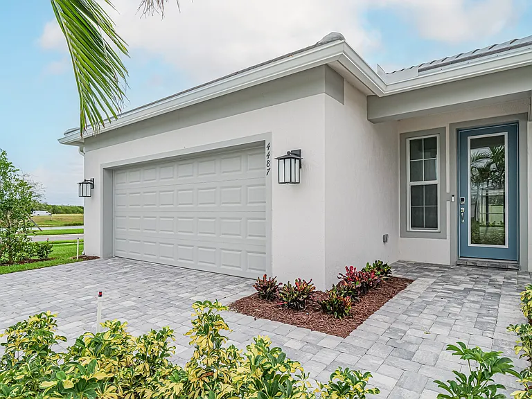 4487 Nautilus Cir — Photo 1