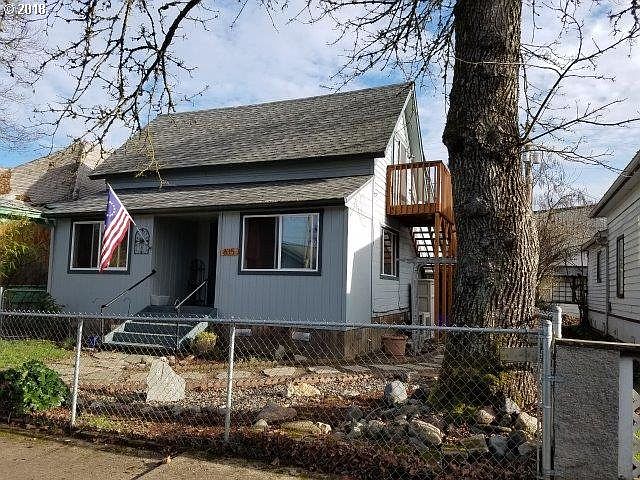1st image of 835 SE Flint St