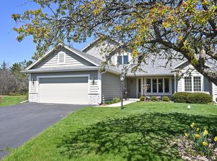 1404 W De La Warr Cir, Mequon, WI 53092