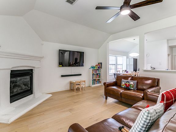 4th image of 4528 Delaina Dr