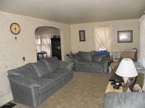 2nd image of 444 Bayard St S