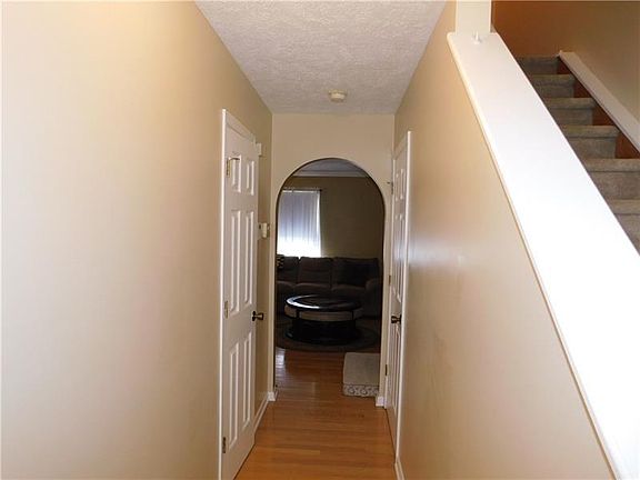 2nd image of 1465 Yorktowne Dr