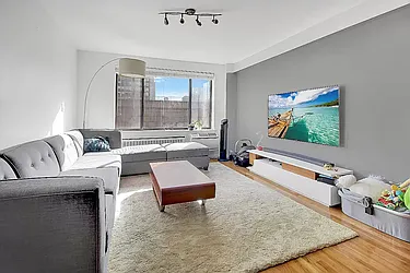 250 East 31st Street, #5A