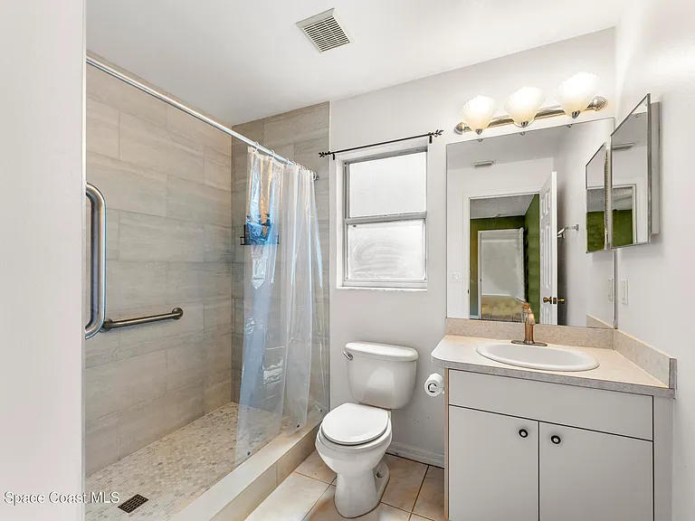 1324 Mandys Ct — Photo 12