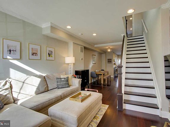 5th image of 10 E Randall St