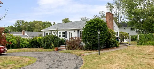 124 Cambridge St Photo 1