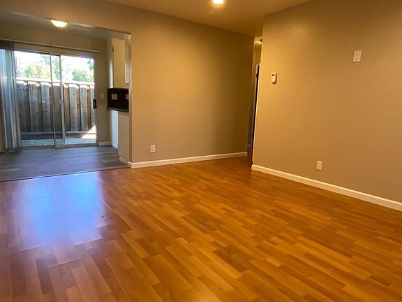 3rd image of 670 Morse Ave #3