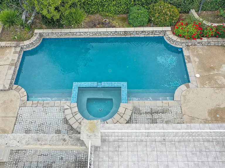 848 Devore Ave — Photo 9