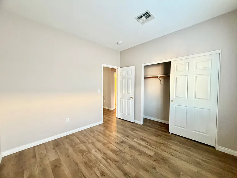 8917 Waltzing Waters Ct — Photo 33