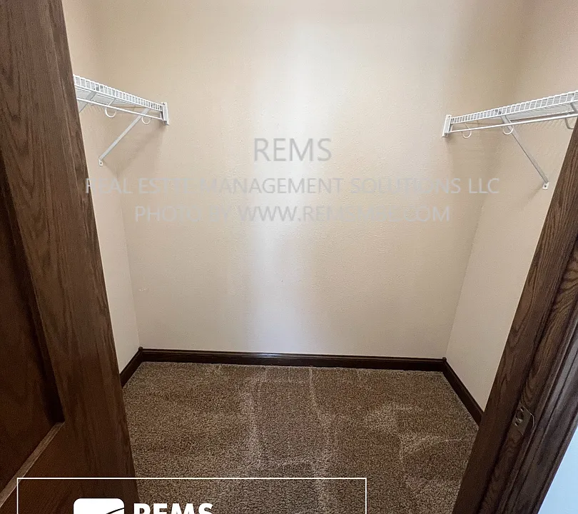 345 Laurel St #2