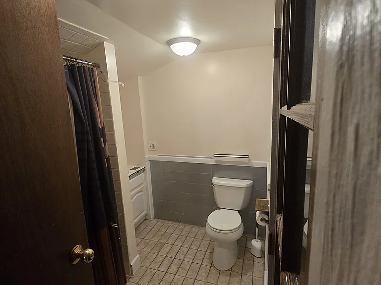 906 N Monroe St #3 — Photo 7