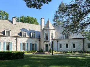 2130 Ridgewood Rd, Akron, OH 44313