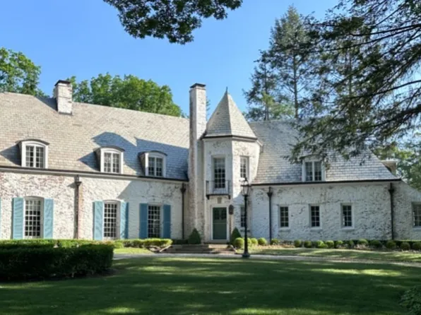 2130 Ridgewood Rd, Akron, OH 44313