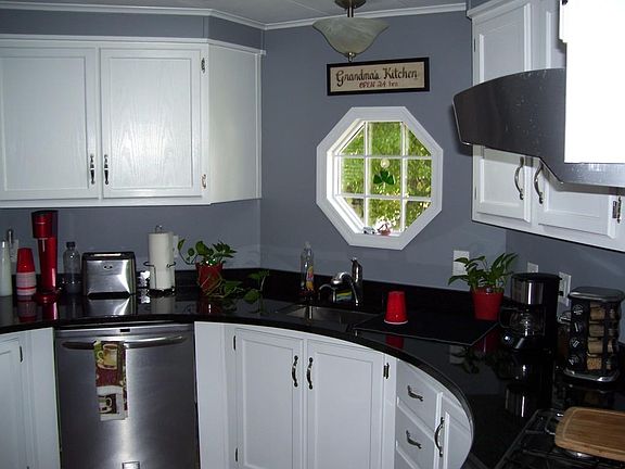 3rd image of 32 Sycamore Dr
