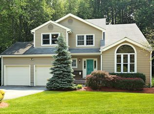 2834 Farm Walk Rd, Yorktown Heights, NY 10598