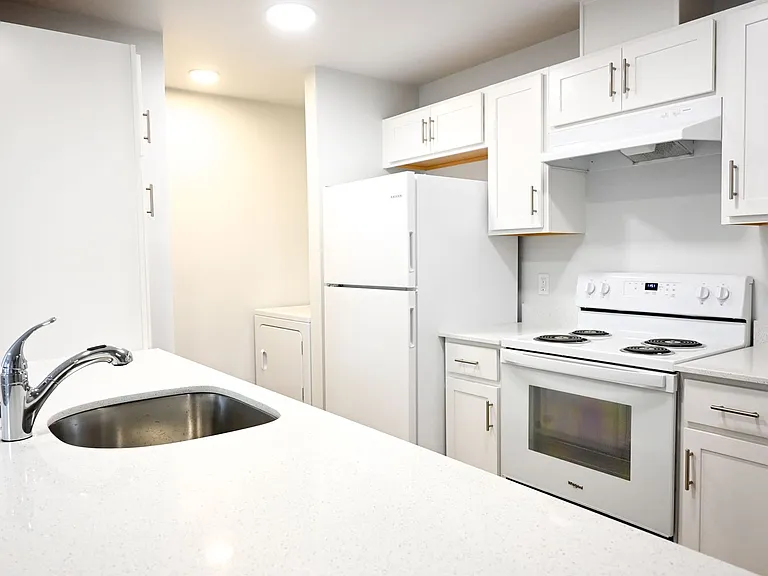 Harrison Village Apartments — Photo 41