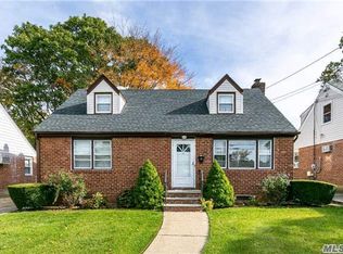 57 Chaffee Ave, Albertson, NY 11507